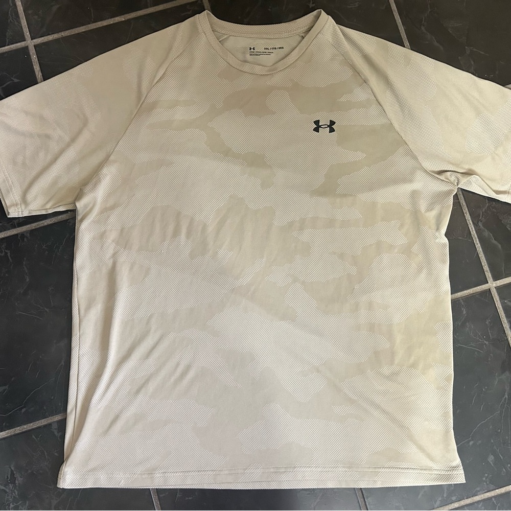 Under Armour Men’s Light Beige Camo Short Sleeve Performance Tee